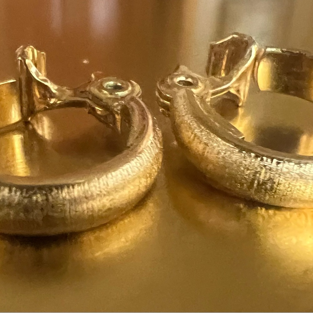 Vintage classic Monet Gold Plated Hoop Clip On Earrings, 1980's, 3/4” diameter. - Picture 2 of 7